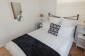 Boulders Beach Hotel, Cafe and Curio