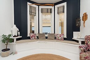 Boulders Beach Hotel, Cafe and Curio