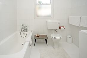 Boulders Beach Hotel, Cafe and Curio