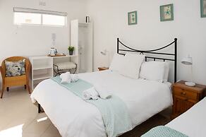 Boulders Beach Hotel, Cafe and Curio