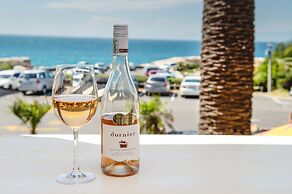 Boulders Beach Hotel, Cafe and Curio