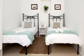 Boulders Beach Hotel, Cafe and Curio