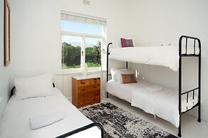 Boulders Beach Hotel, Cafe and Curio