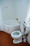 Boulders Beach Hotel, Cafe and Curio