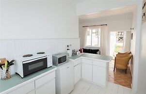 Boulders Beach Hotel, Cafe and Curio