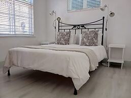 Boulders Beach Hotel, Cafe and Curio