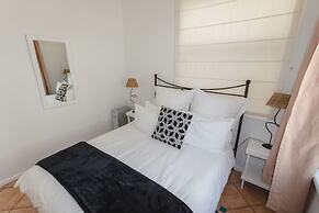 Boulders Beach Hotel, Cafe and Curio