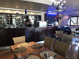 VJ's Guesthouse and Restaurant