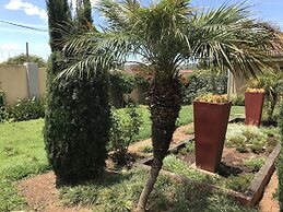 VJ's Guesthouse and Restaurant