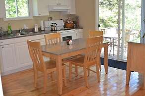 Sea Parrot Ocean View Resort