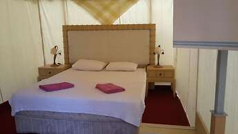 Secret Garden Bungalows Hotel