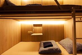 Capsule Hotel 47 Nebo