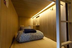 Capsule Hotel 47 Nebo