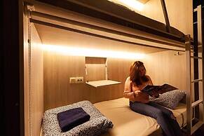 Capsule Hotel 47 Nebo