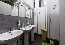 Capsule Hotel 47 Nebo