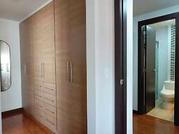 PLAZA FOCH Area - APARTMENTS with Balcony