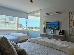 PLAZA FOCH Area - APARTMENTS with Balcony