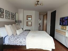 PLAZA FOCH Area - APARTMENTS with Balcony