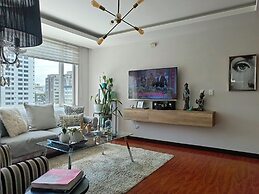 PLAZA FOCH Area - APARTMENTS with Balcony