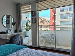 PLAZA FOCH Area - APARTMENTS with Balcony