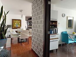 PLAZA FOCH Area - APARTMENTS with Balcony