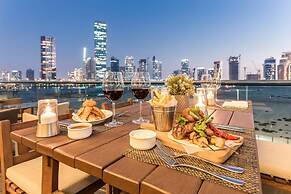 Radisson Blu Hotel Dubai Waterfront