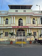 Maya Bella Downtown Hotel