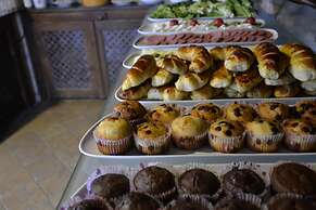 ShoeString Stone House