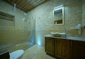 ShoeString Stone House