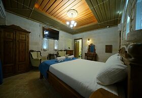 ShoeString Stone House