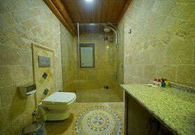 ShoeString Stone House