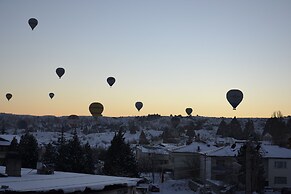 ShoeString Stone House