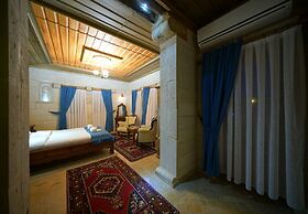 ShoeString Stone House