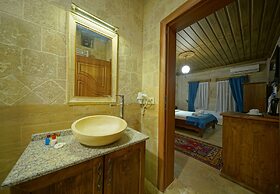 ShoeString Stone House