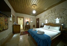 ShoeString Stone House