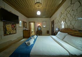 ShoeString Stone House