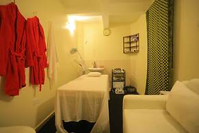 Mowicribs Hotel & Spa