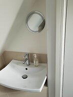 Central Windsor Apartments