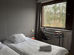 The Rooms Airport - 20Rooms