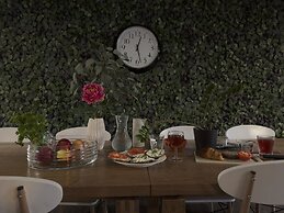 The Rooms Airport - 20Rooms