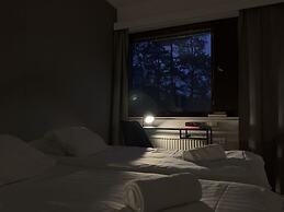 The Rooms Airport - 20Rooms