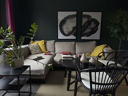 The Rooms Airport - 20Rooms