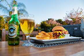 Dzimbahwe Guest Lodge