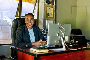 Dzimbahwe Guest Lodge