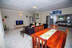 Dzimbahwe Guest Lodge