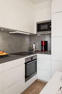 Seaside Downtown Apartment