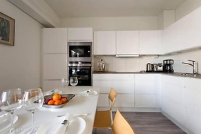 Seaside Downtown Apartment