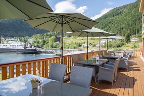 Lavik Fjord Hotell