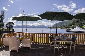 Lavik Fjord Hotell