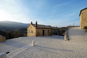 Borgotufi Albergo Diffuso